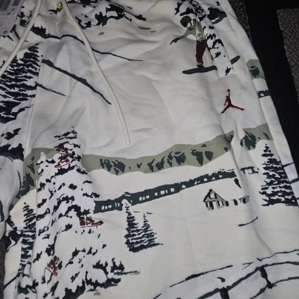 Jordan Graphic Fleece Pants‎ Mens XL White Winter Scene HV1052-133 New